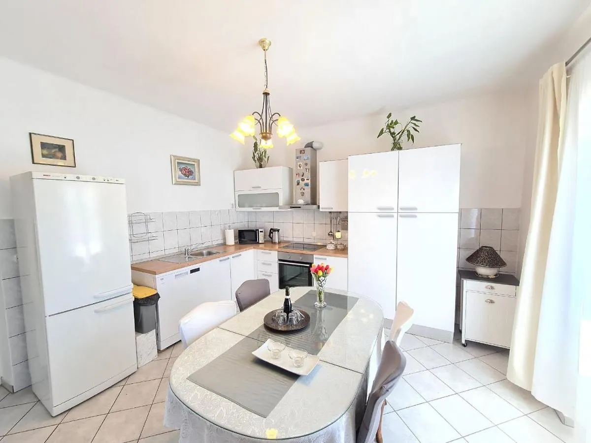 Mentha Apartment Kastela